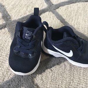 Nike navy sneaker size 4C